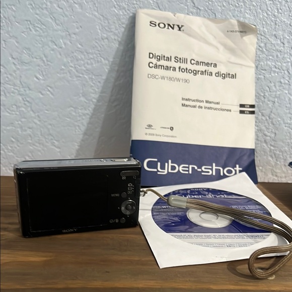 Sony Cyber-shot Digital Camera - Black and Silver - Picture 4 of 7